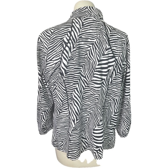 Chico’s Zip Front Pockets Zebra Zenergy Jacket XL - Picture 3 of 7